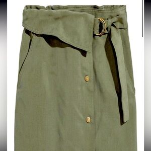 LYOCELL WRAP SKIRT
COLOR:Khaki green